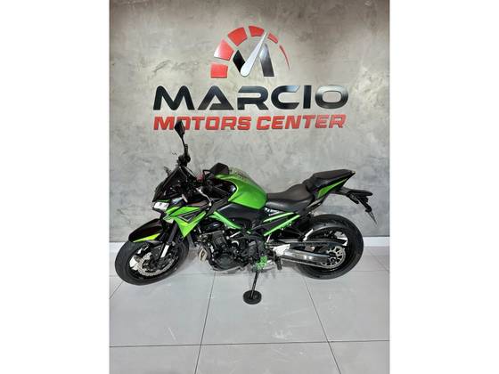 KAWASAKI Z900 KAWASAKI Z900